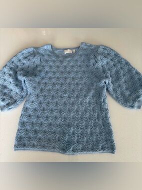 Cyrus Women’s Periwinkle Blue textured puff Short Sleeve Sweater Ribbed Trim